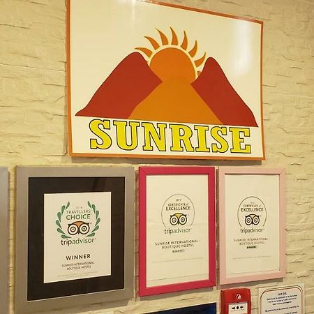 Sunrise International - Boutique Hostel เกาลูน ภายนอก รูปภาพ