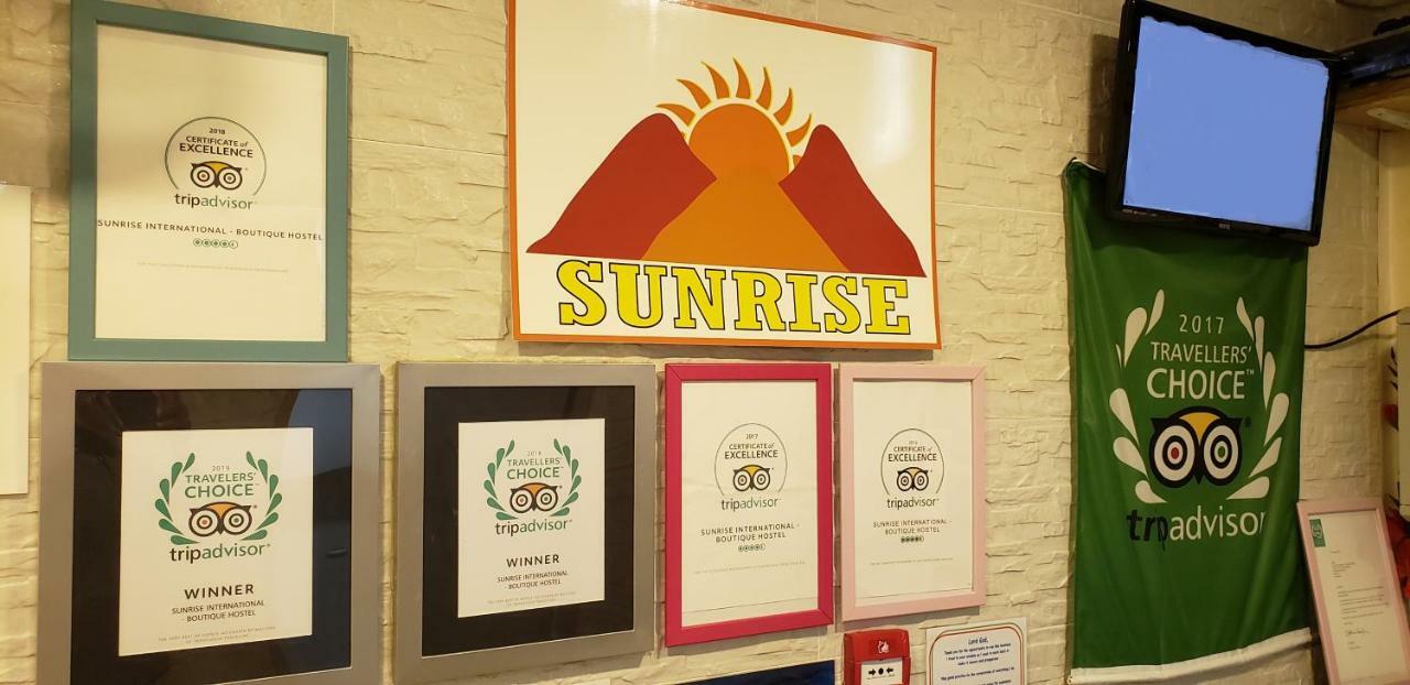 Sunrise International - Boutique Hostel เกาลูน ภายนอก รูปภาพ